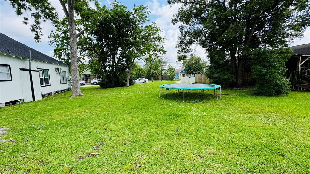 305 E Defee Avenue, Baytown, Texas image 14