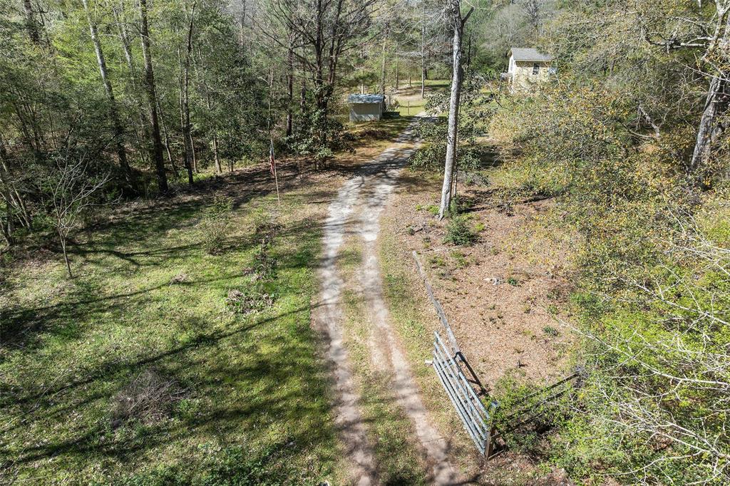 1181 Hickman Creek Drive, Cleveland, Texas image 2