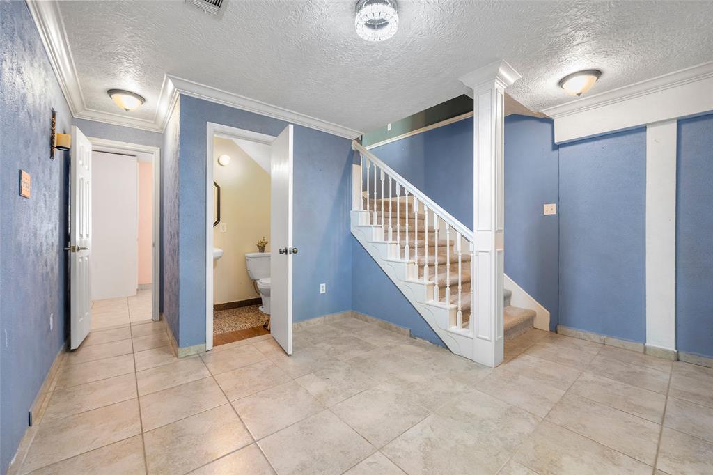 1181 Hickman Creek Drive, Cleveland, Texas image 7
