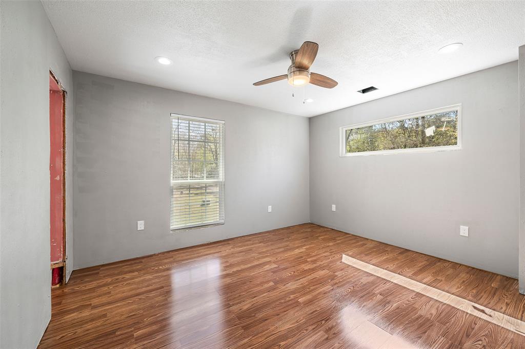 1181 Hickman Creek Drive, Cleveland, Texas image 12