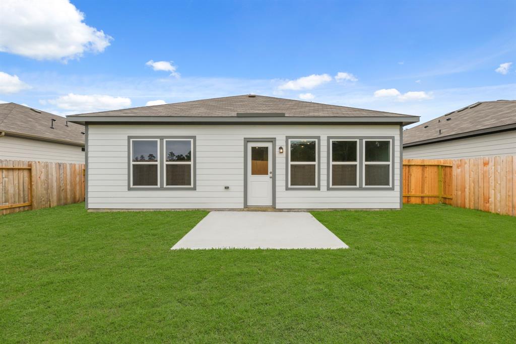 10750 Red Flagstone Drive, Conroe, Texas image 23