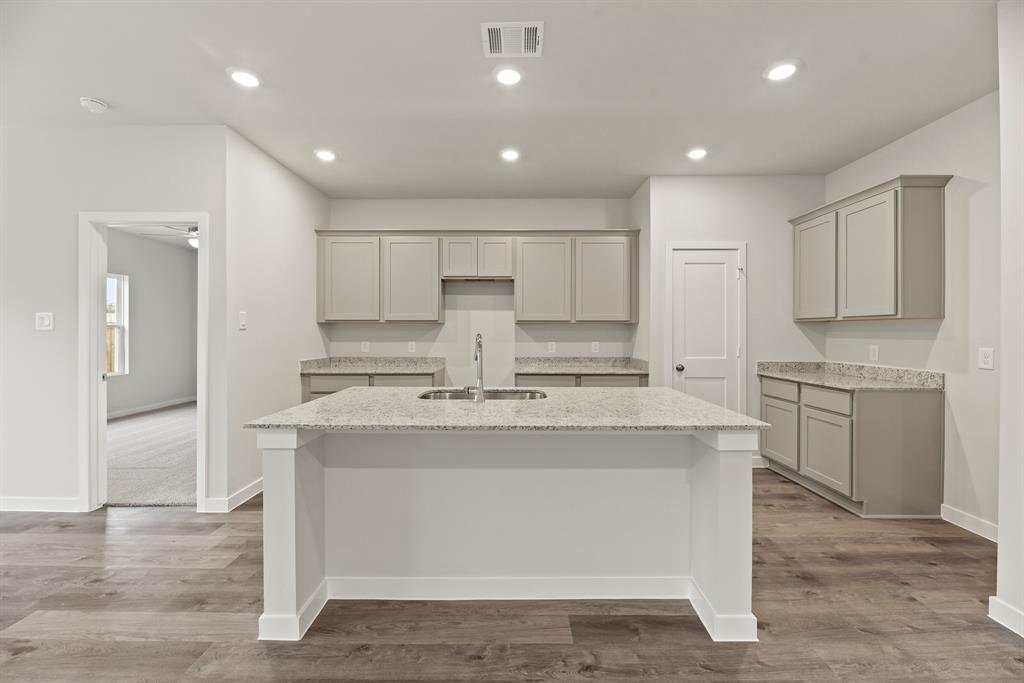 10750 Red Flagstone Drive, Conroe, Texas image 7