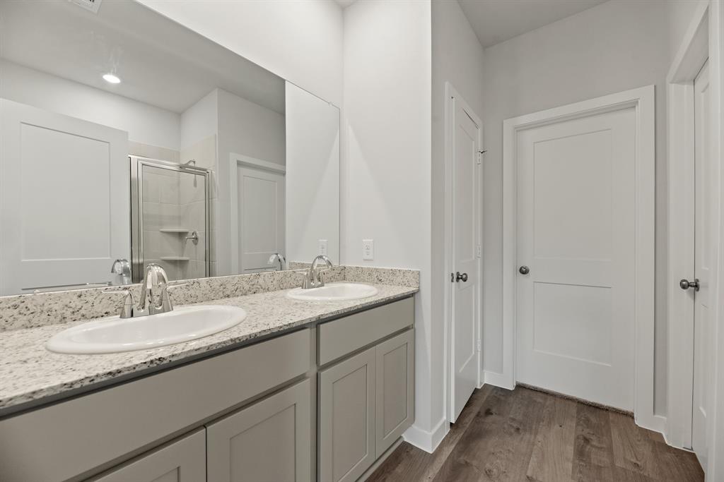 10750 Red Flagstone Drive, Conroe, Texas image 16