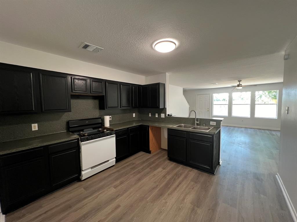 1934 Tomlinson Trail Drive, Houston, Texas image 5