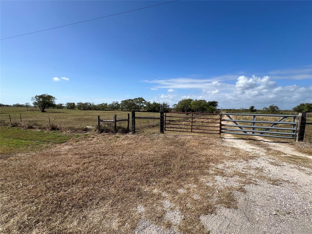 000 Redfish Drive, Hitchcock, Texas image 9