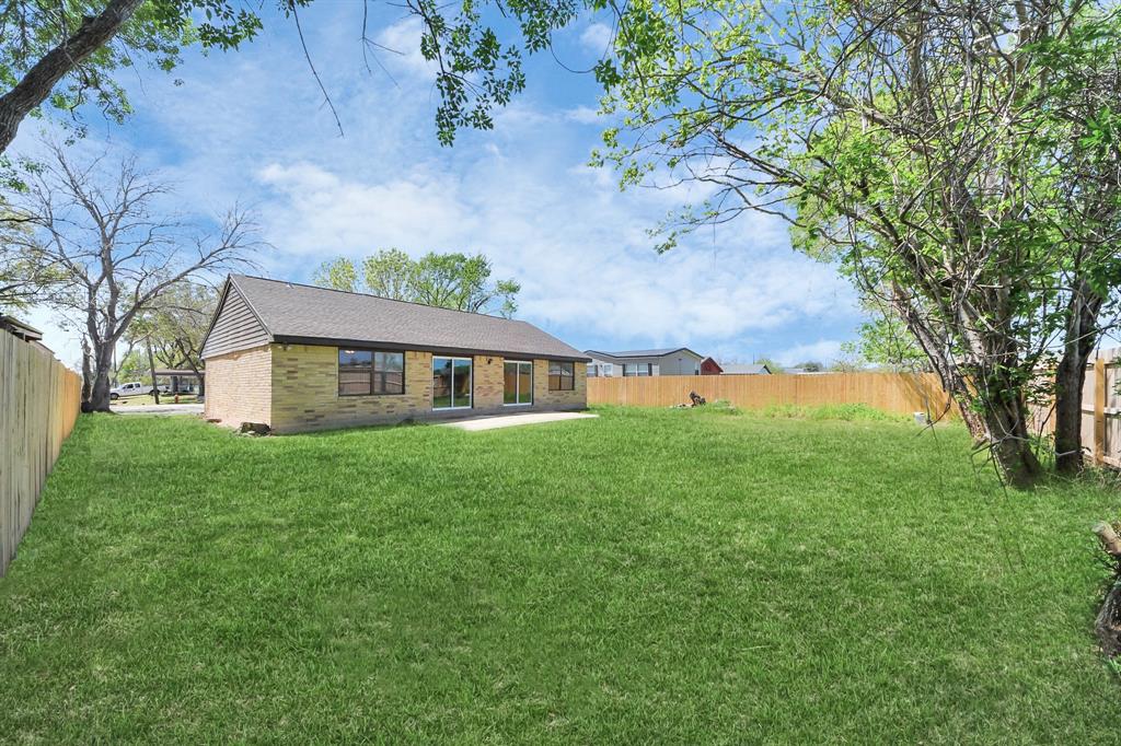 1133 Kingston Drive, Wharton, Texas image 5