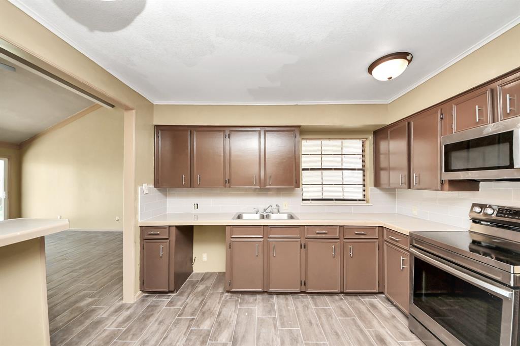 1133 Kingston Drive, Wharton, Texas image 17