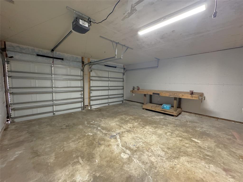 124 Bois Darc Street, Lake Jackson, Texas image 16