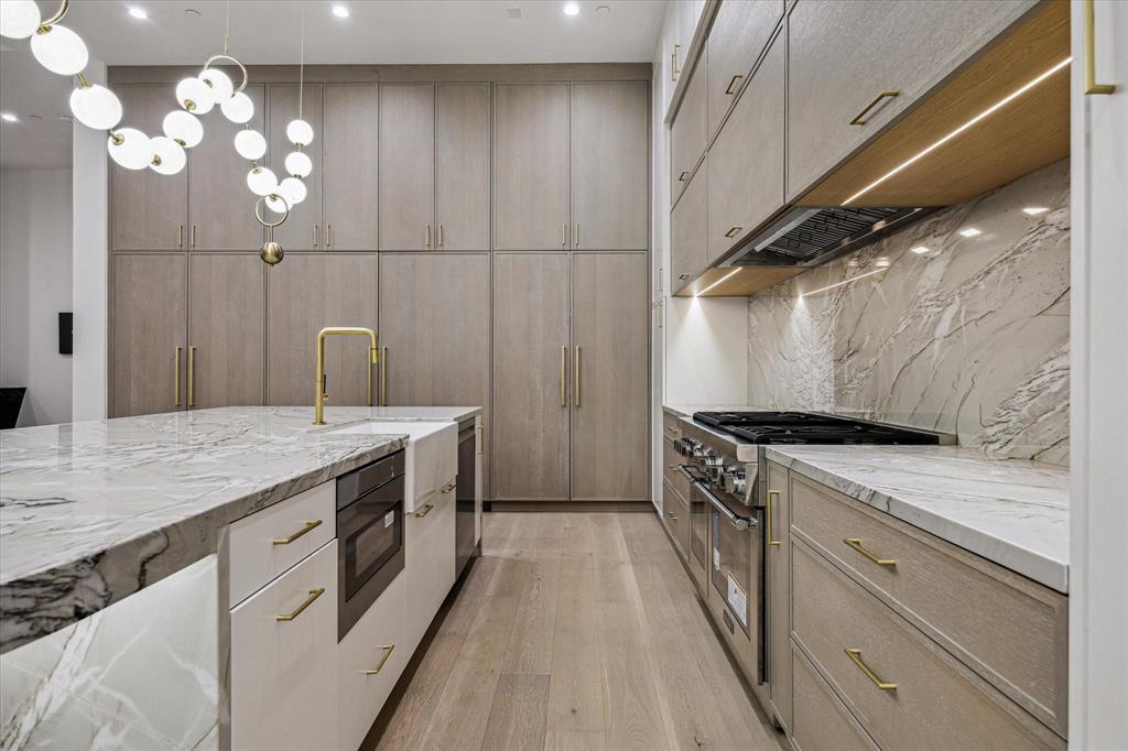 4530 Birch St, Bellaire, Texas image 27