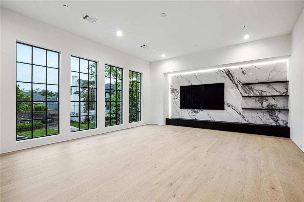 4530 Birch St, Bellaire, Texas image 30
