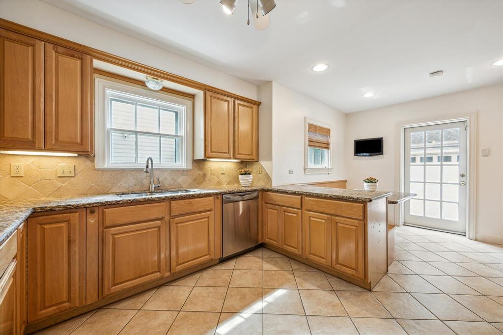 2424 Dryden Road, Houston, Texas image 11