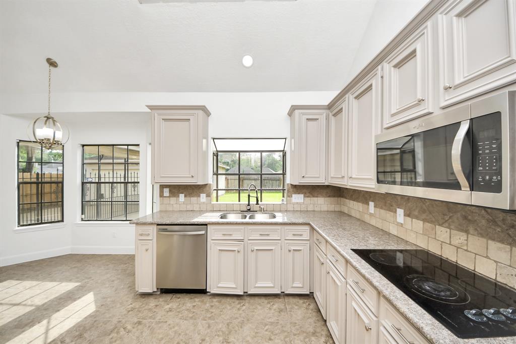 2118 Windmill Drive, Richmond, Texas image 12