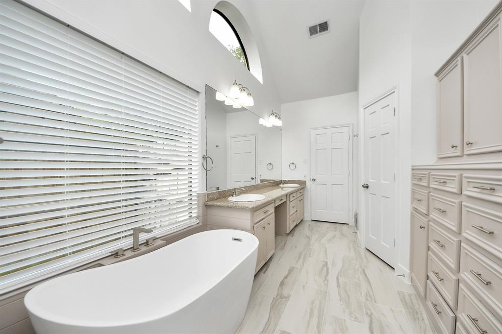 2118 Windmill Drive, Richmond, Texas image 22