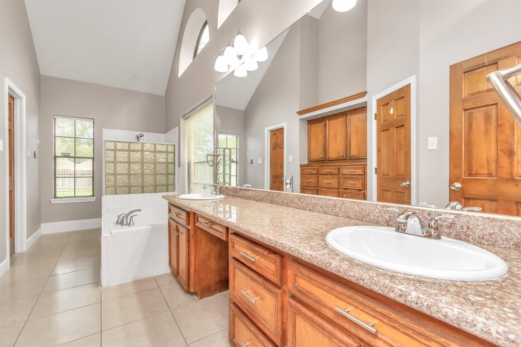2118 Windmill Drive, Richmond, Texas image 22