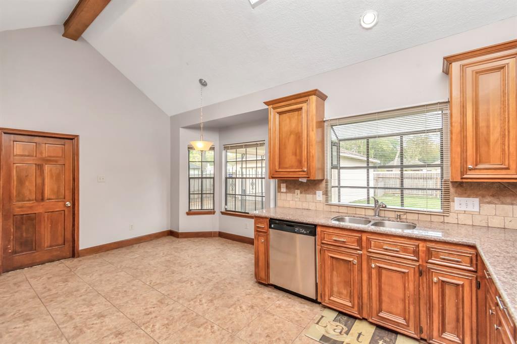 2118 Windmill Drive, Richmond, Texas image 11
