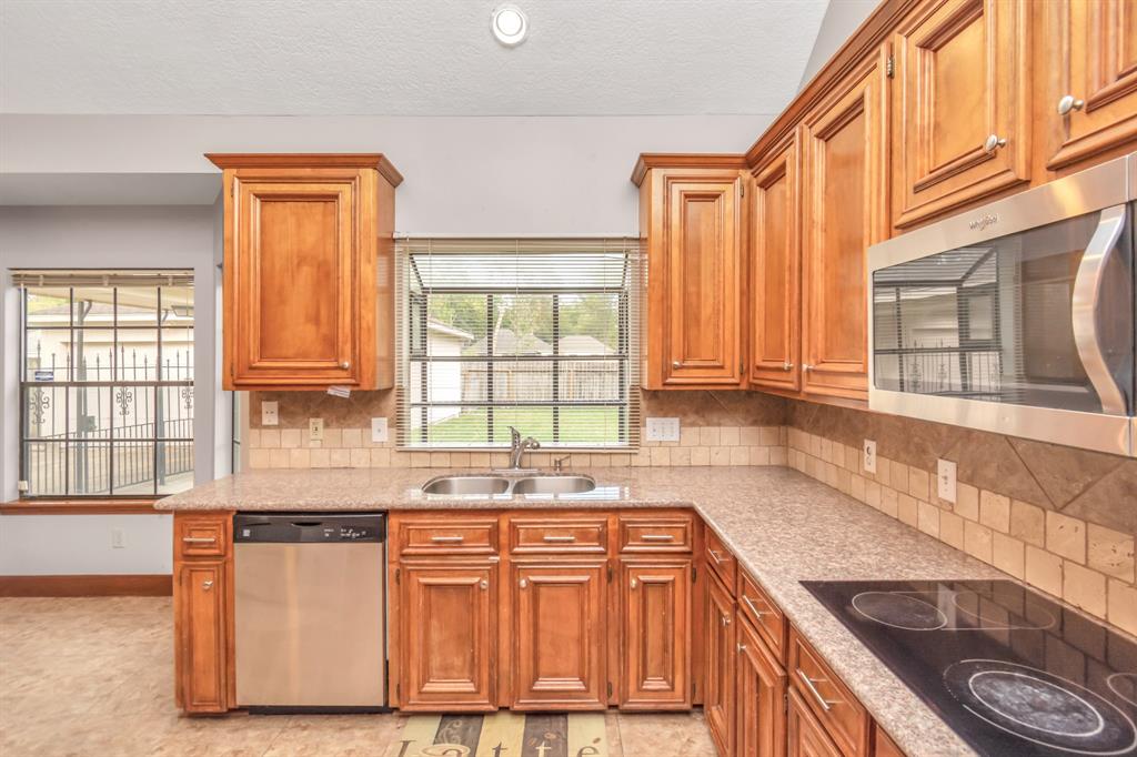 2118 Windmill Drive, Richmond, Texas image 12
