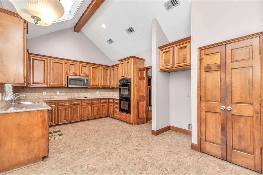 2118 Windmill Drive, Richmond, Texas image 9