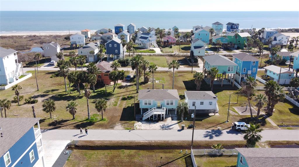 11208 Schwartz Drive, Galveston, Texas image 3