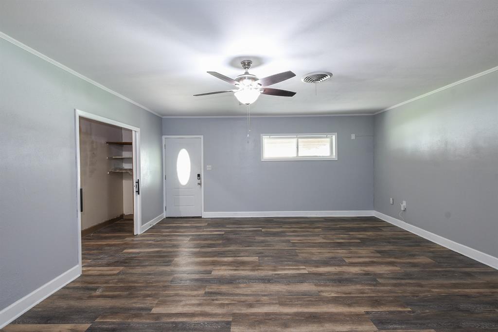 609 Jackson Street, Edna, Texas image 10