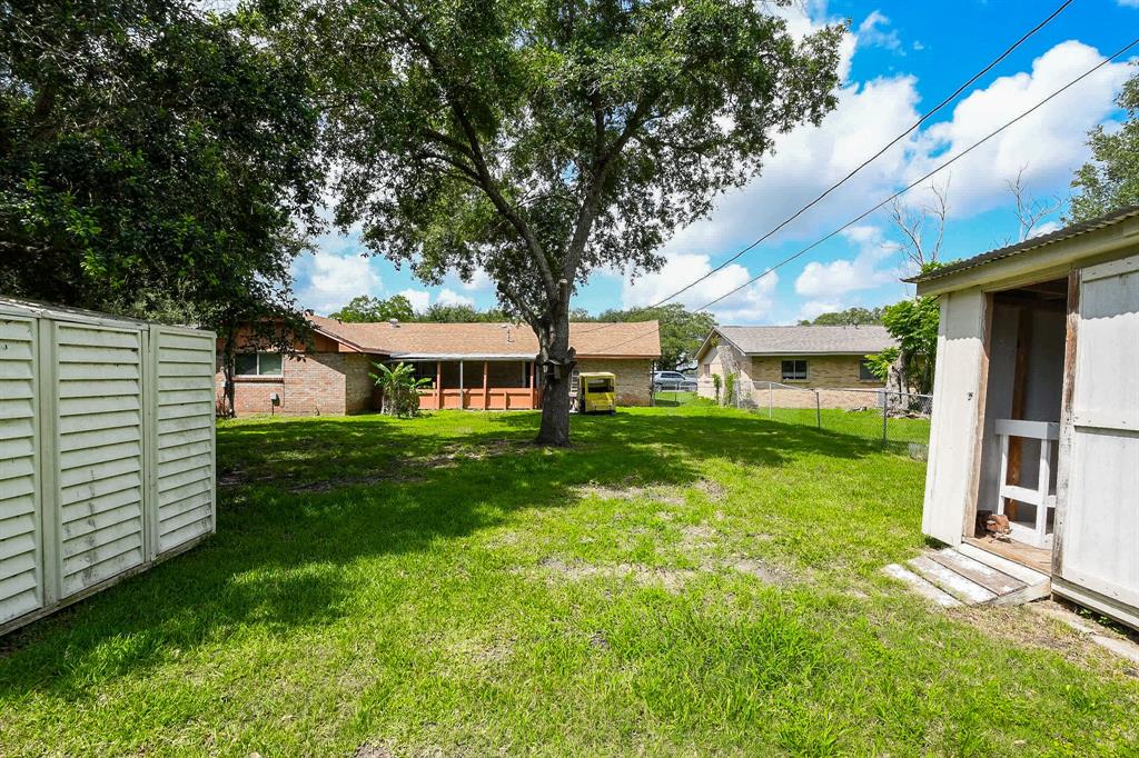 609 Jackson Street, Edna, Texas image 29