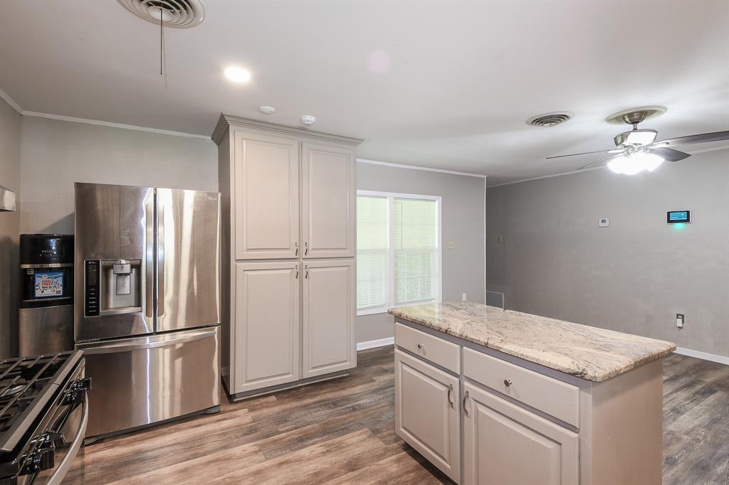 609 Jackson Street, Edna, Texas image 3