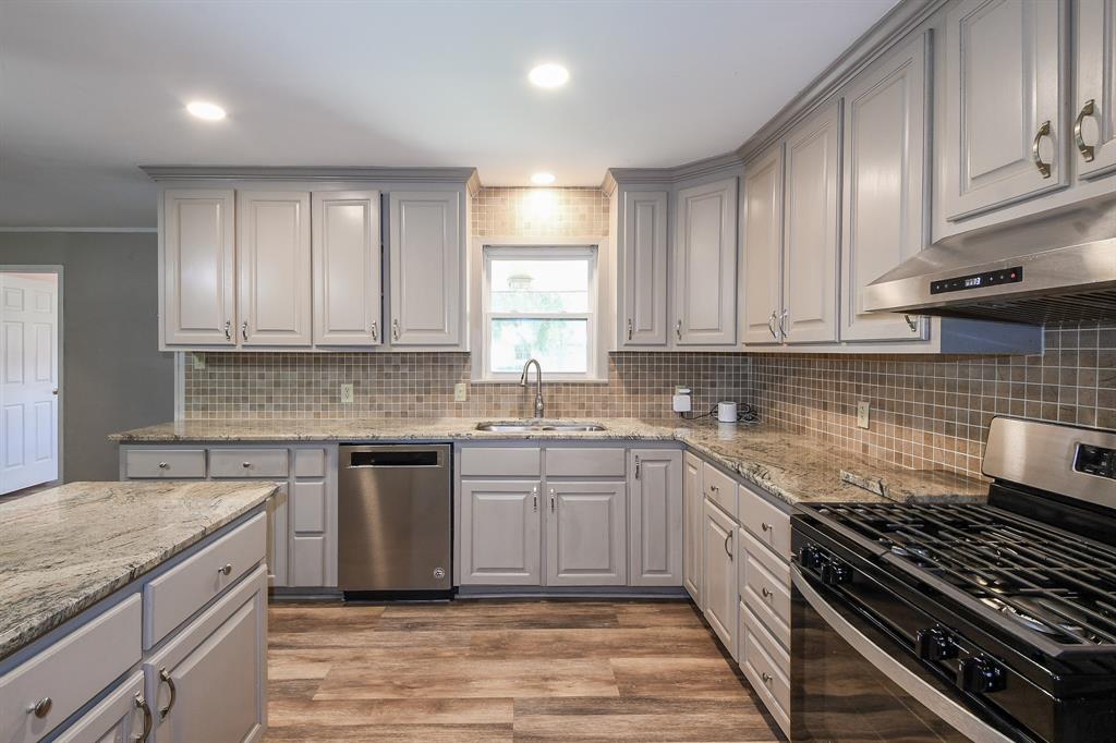 609 Jackson Street, Edna, Texas image 2