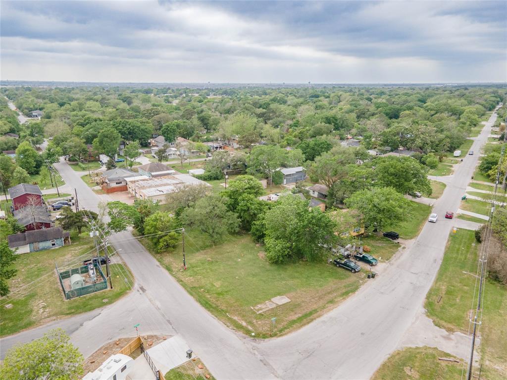1 Jackson Avenue, Bacliff, Texas image 2