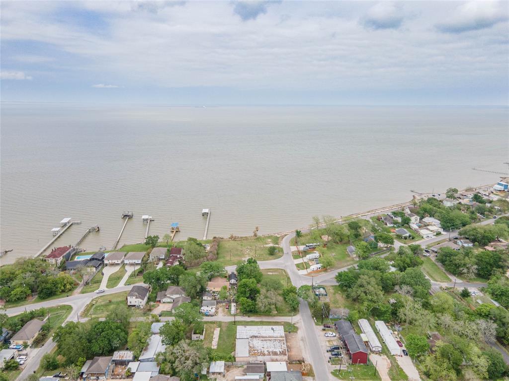 1 Jackson Avenue, Bacliff, Texas image 3