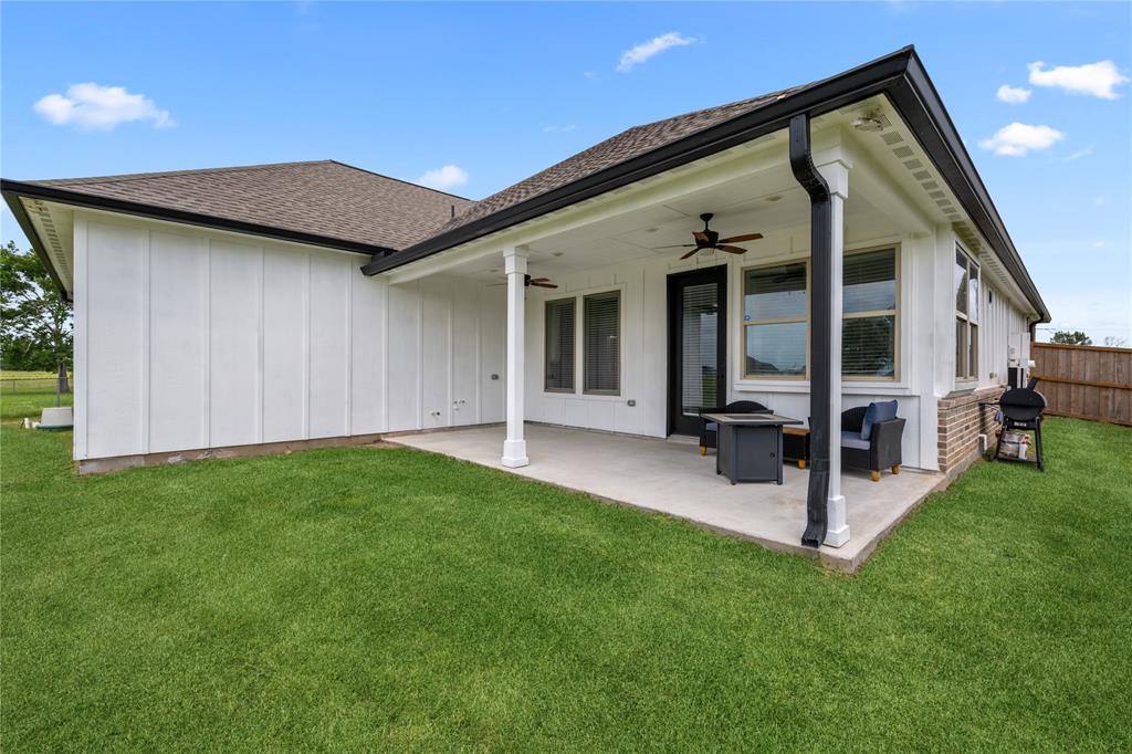 1420 Palomino Trail, Angleton, Texas image 28