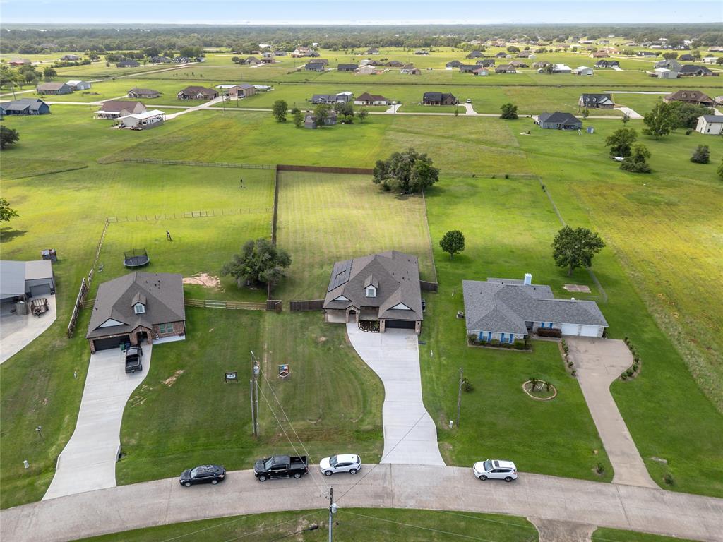 1420 Palomino Trail, Angleton, Texas image 30