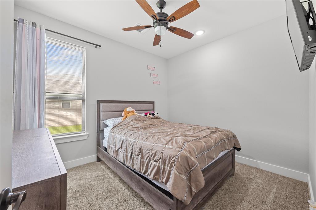 1420 Palomino Trail, Angleton, Texas image 17