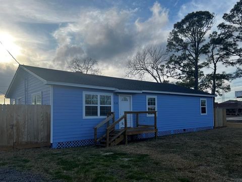 4118 Miller Avenue Bacliff TX 77518