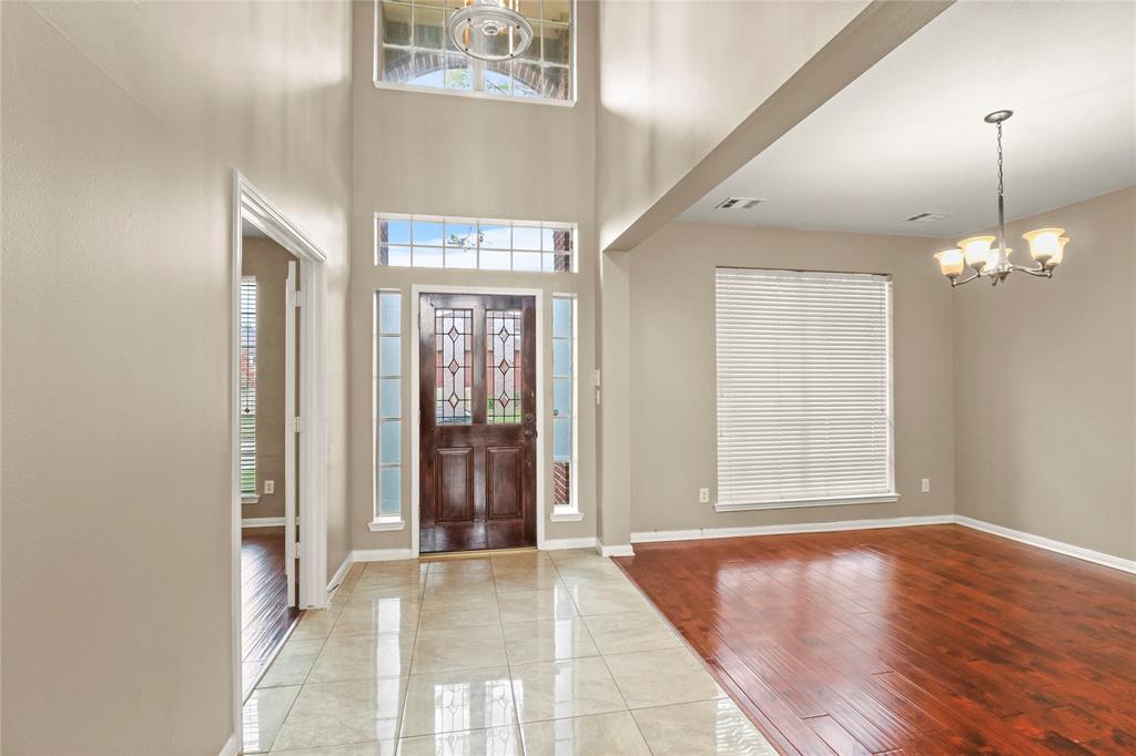 10807 Oak Bayou Lane, Houston, Texas image 9