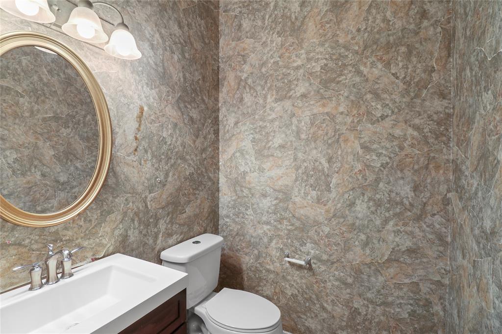 10807 Oak Bayou Lane, Houston, Texas image 10
