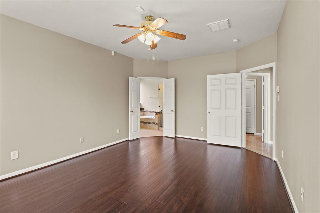 10807 Oak Bayou Lane, Houston, Texas image 22