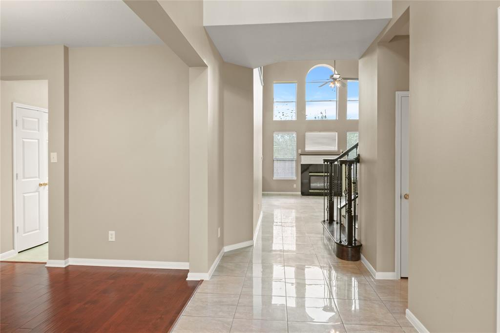 10807 Oak Bayou Lane, Houston, Texas image 5