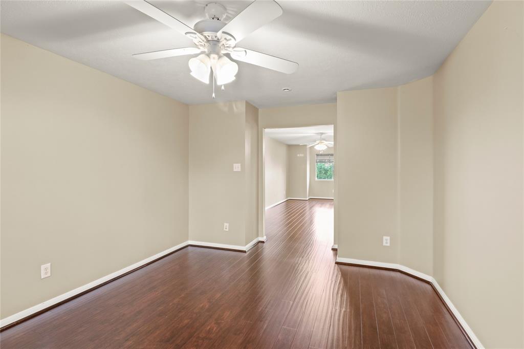 10807 Oak Bayou Lane, Houston, Texas image 36