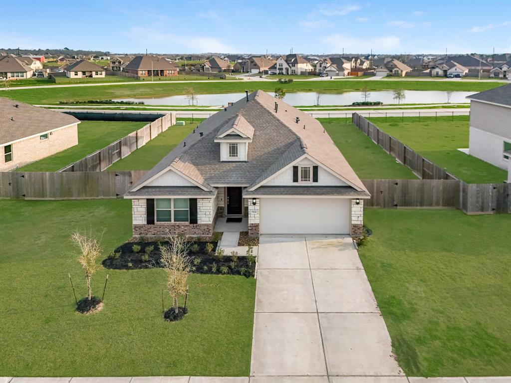 15222 Lakewood Avenue, Mont Belvieu, Texas image 2