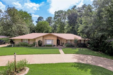 A home in Crockett