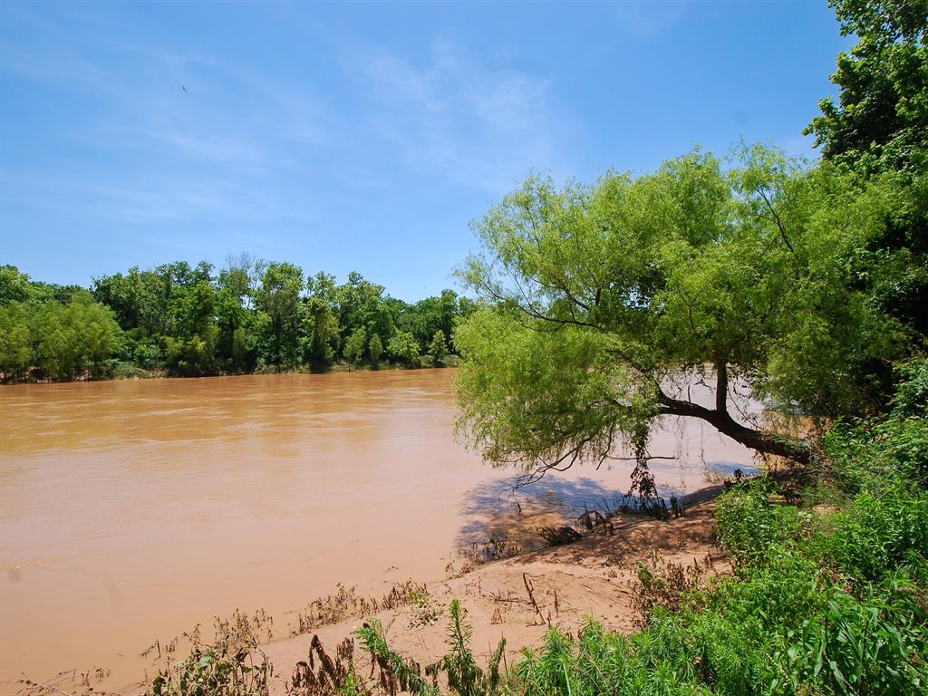 3219 Wellspring Lake Drive, Fulshear, Texas image 8