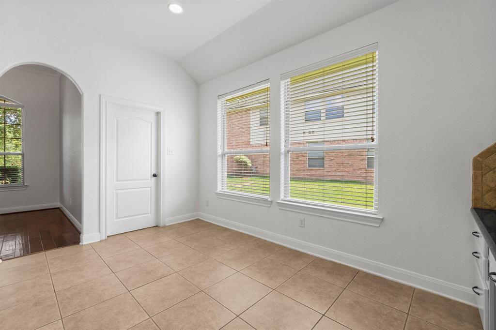 7 Fraiser Fir Place, Spring, Texas image 12
