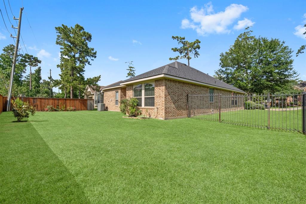 7 Fraiser Fir Place, Spring, Texas image 38