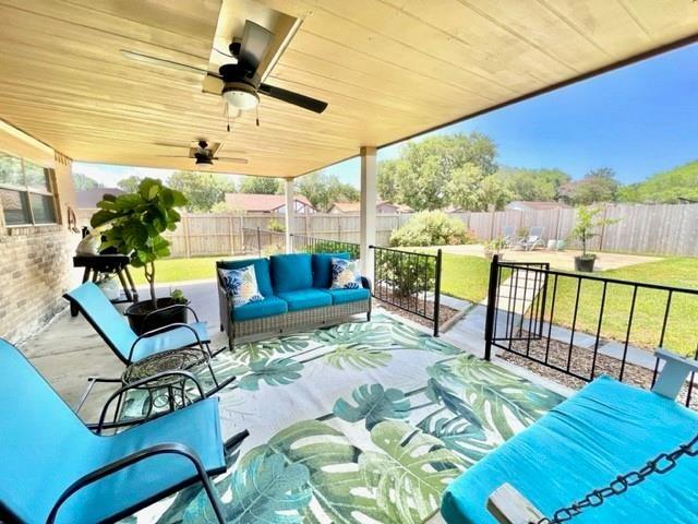 407 Country Lane, League City, Texas image 2