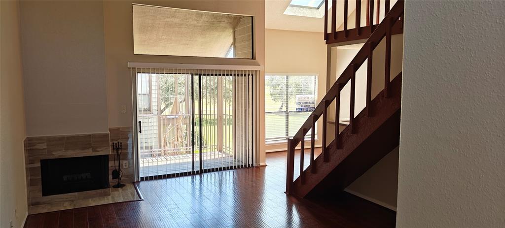 8295 Sands Point Dr Drive, Houston, Texas image 3