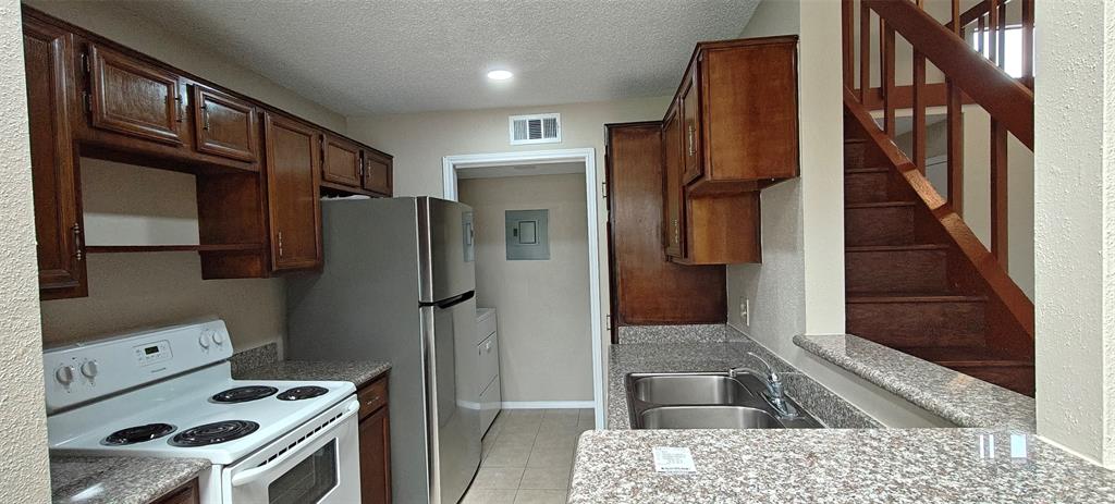 8295 Sands Point Dr Drive, Houston, Texas image 10