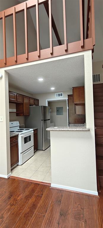 8295 Sands Point Dr Drive, Houston, Texas image 13