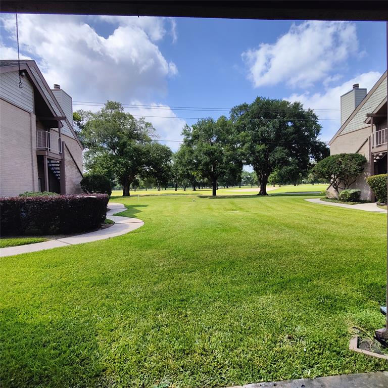 8295 Sands Point Dr Drive, Houston, Texas image 1
