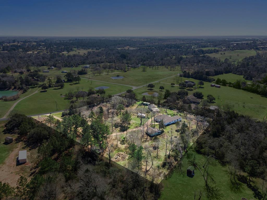 118 Camilla Cir Cir, Bellville, Texas image 2