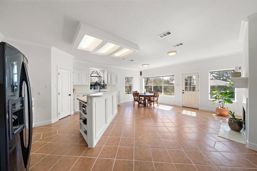 118 Camilla Cir Cir, Bellville, Texas image 8
