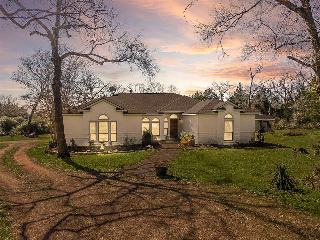 118 Camilla Cir Cir, Bellville, Texas image 1